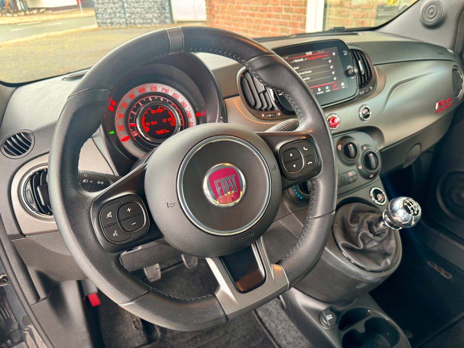 Fahrzeugabbildung Fiat 500S Leder/Bluetooth/Sportpaket