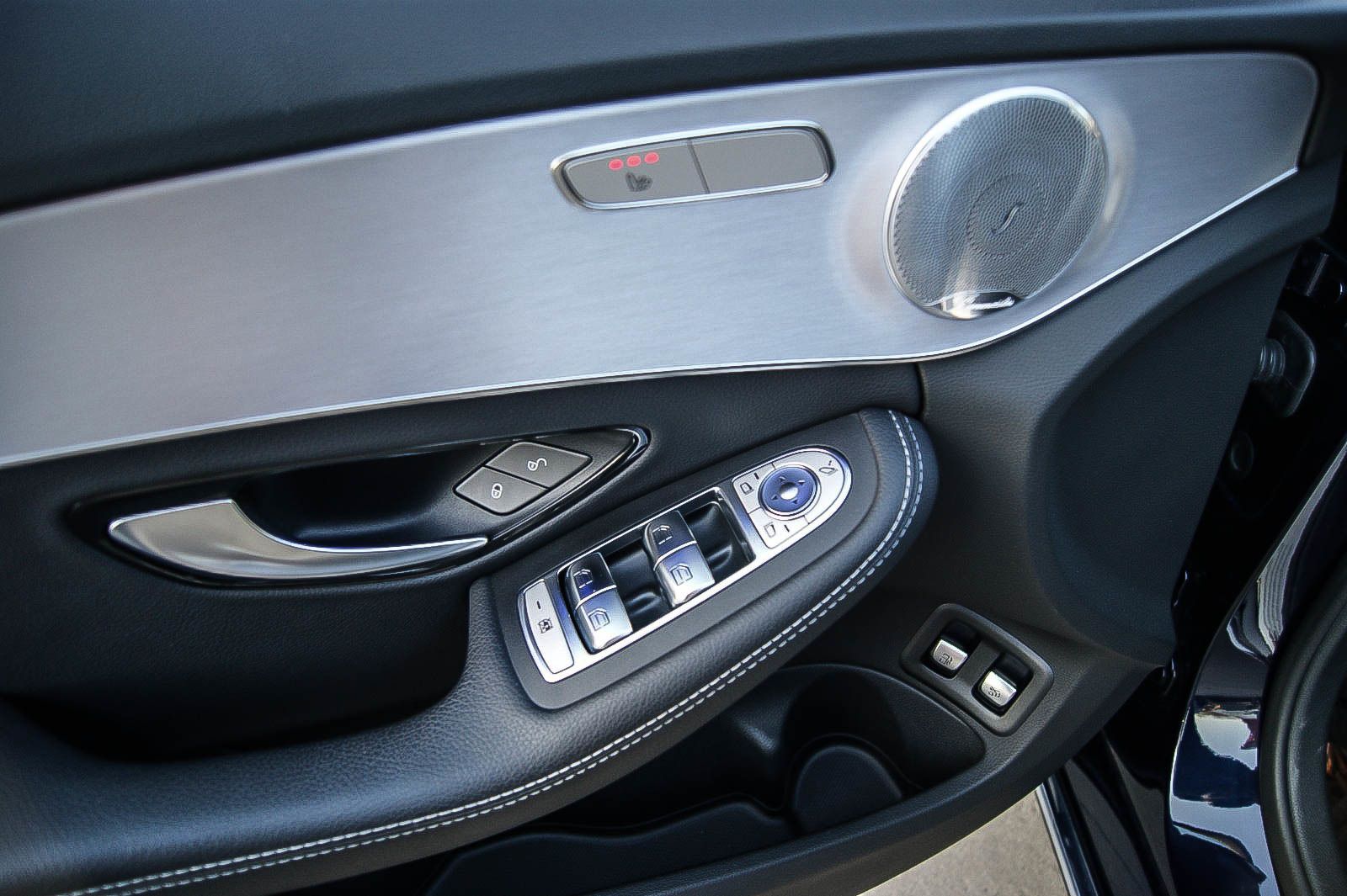 Fahrzeugabbildung Mercedes-Benz C 300 e T 9G-T Avantgarde AHK BURMESTER LED KAME
