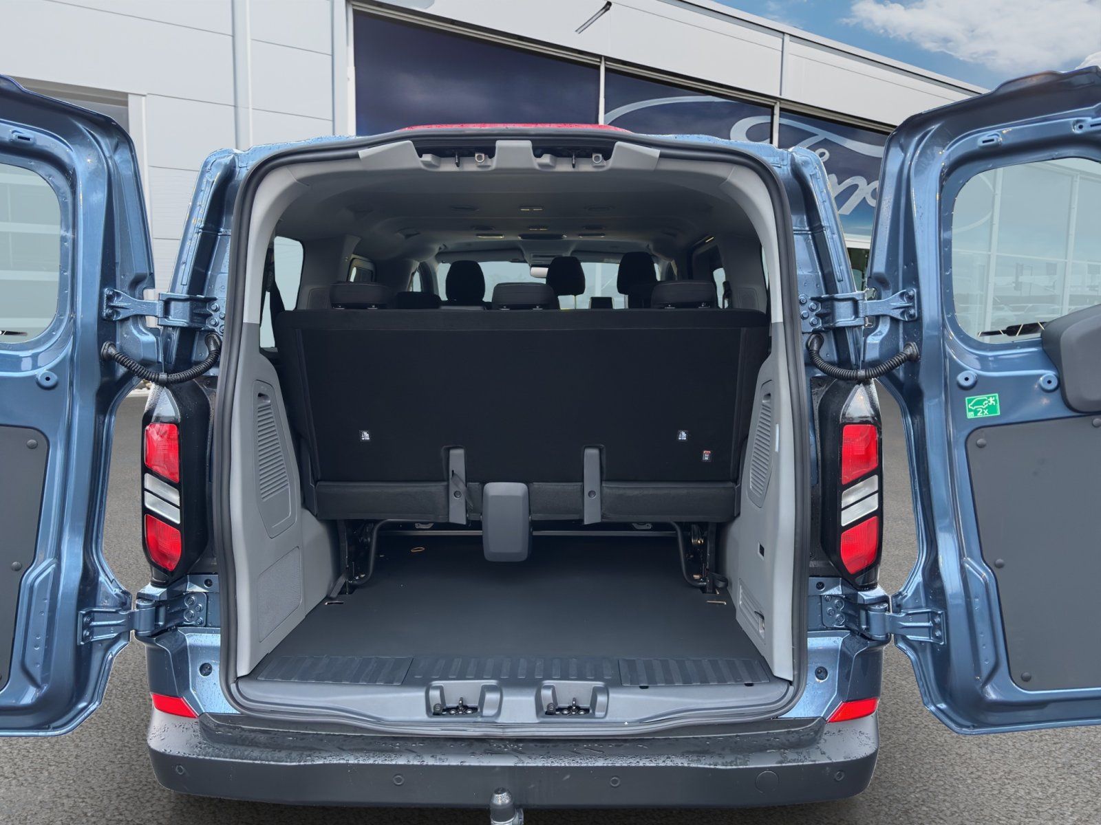 Fahrzeugabbildung Ford Transit Custom 320 L1 FWD Trend