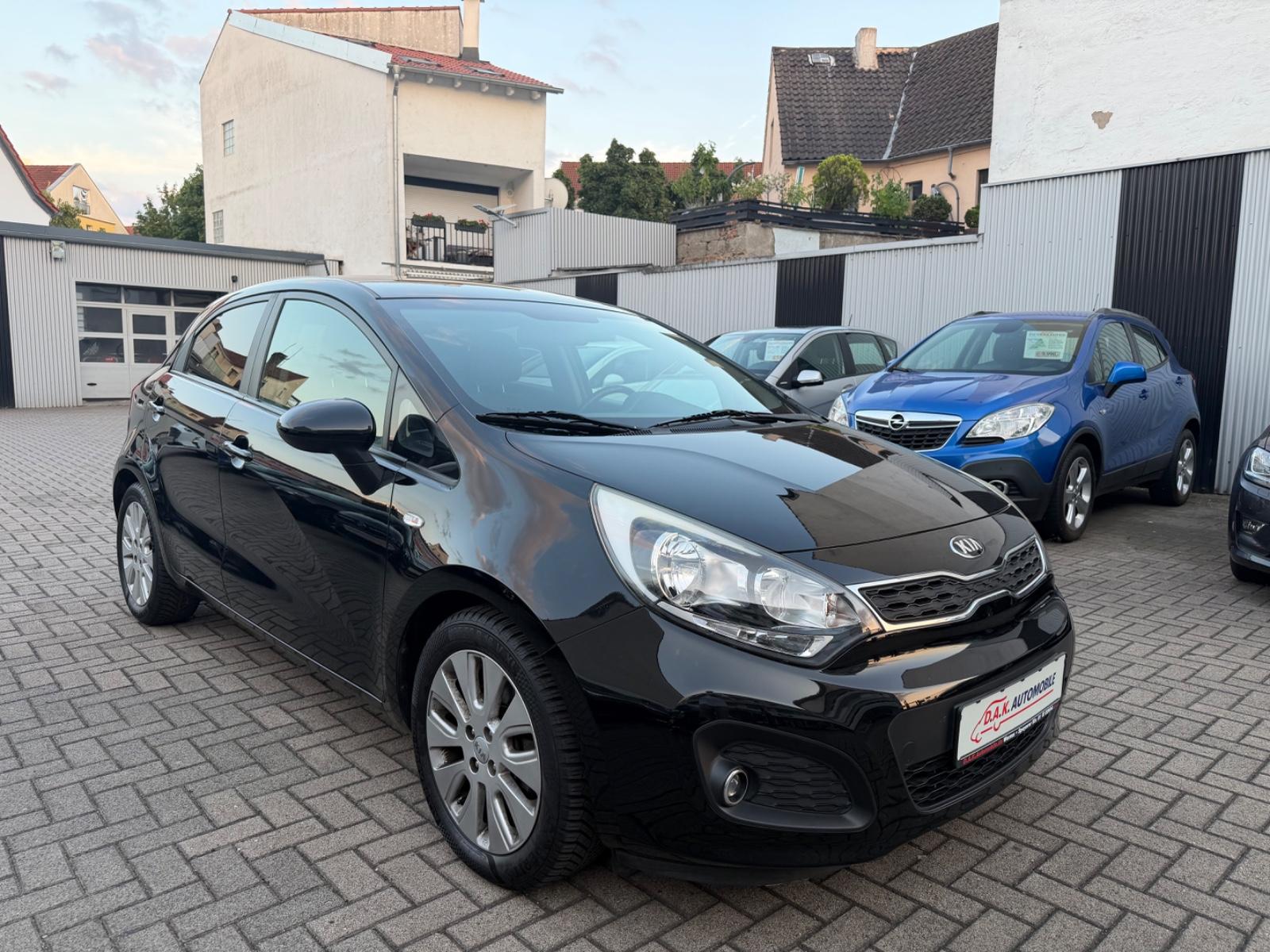 Kia Rio Dream Team 96TKM+SHZ+PDC+Allwetter+BLTH