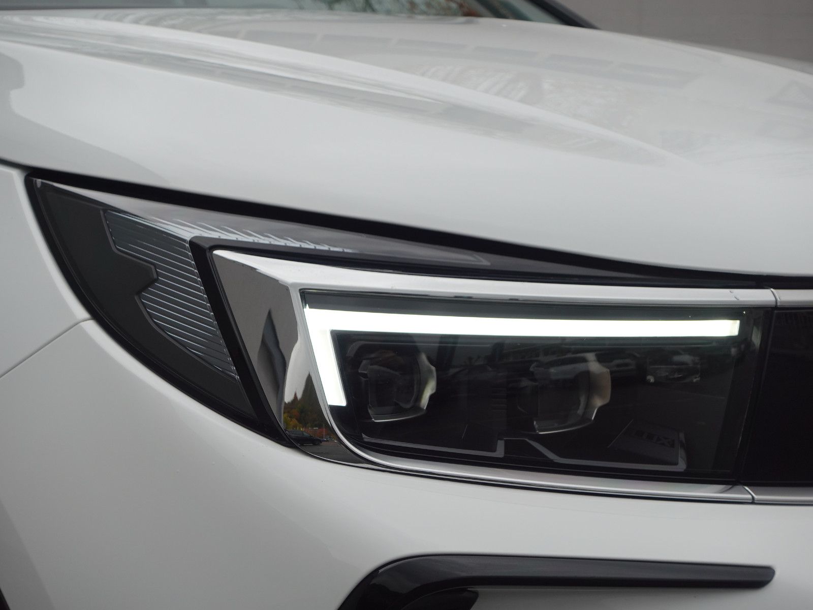 Fahrzeugabbildung Opel Grandland GS 1.2T AUTOMATIK,AHK,Navi,MatrixLED