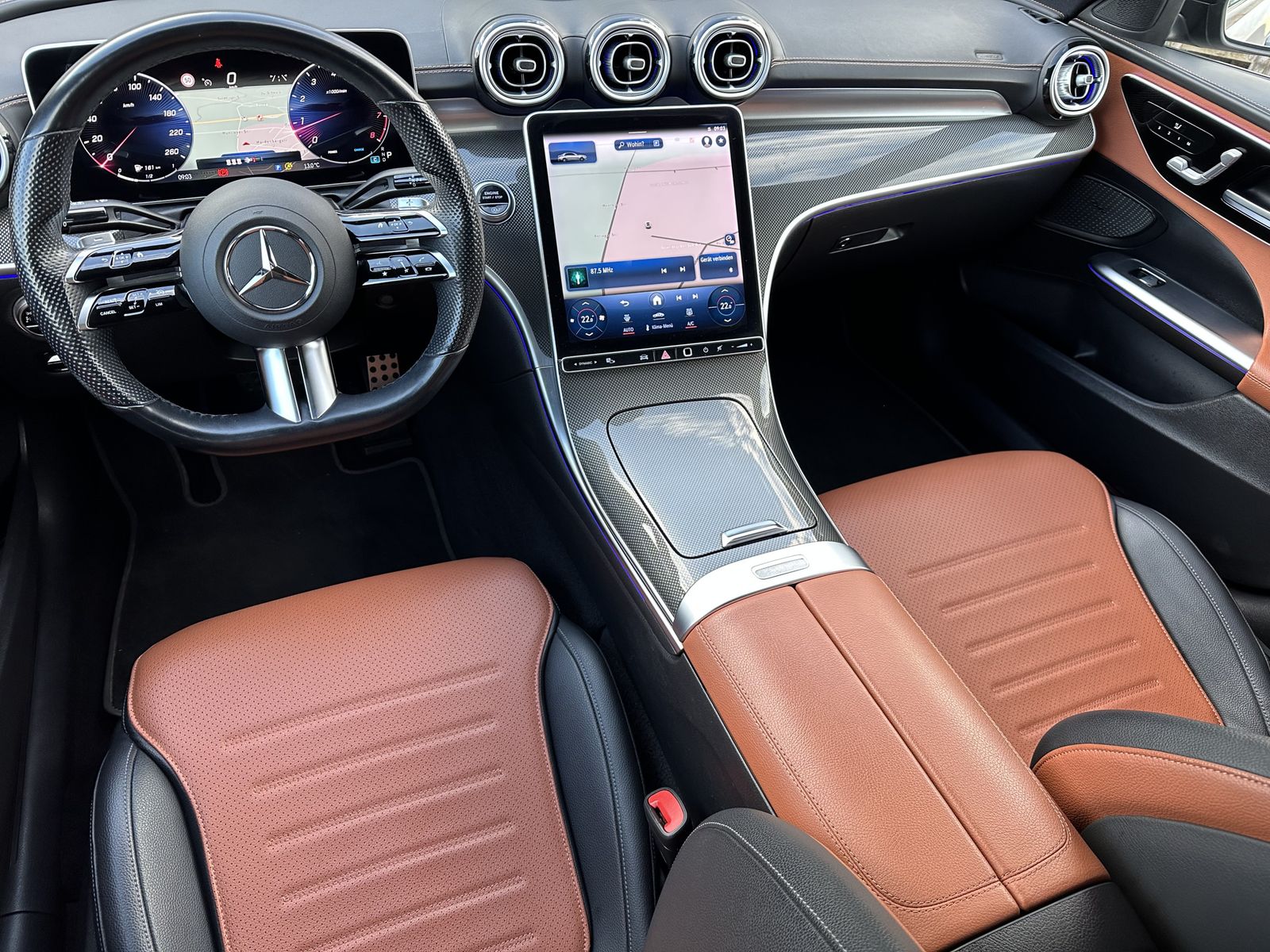 Fahrzeugabbildung Mercedes-Benz C 200 4Matic AMG-Line NAV+LED+KAMERA+AMBIENTE+SH