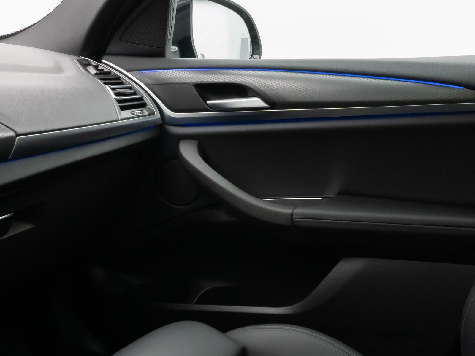 Fahrzeugabbildung BMW X4 xD20i M Sport Panorama Kamera Laser HUD HiFi