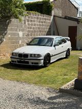 BMW E36 320i Coupé - BMW 320 aus 1995: Coupé