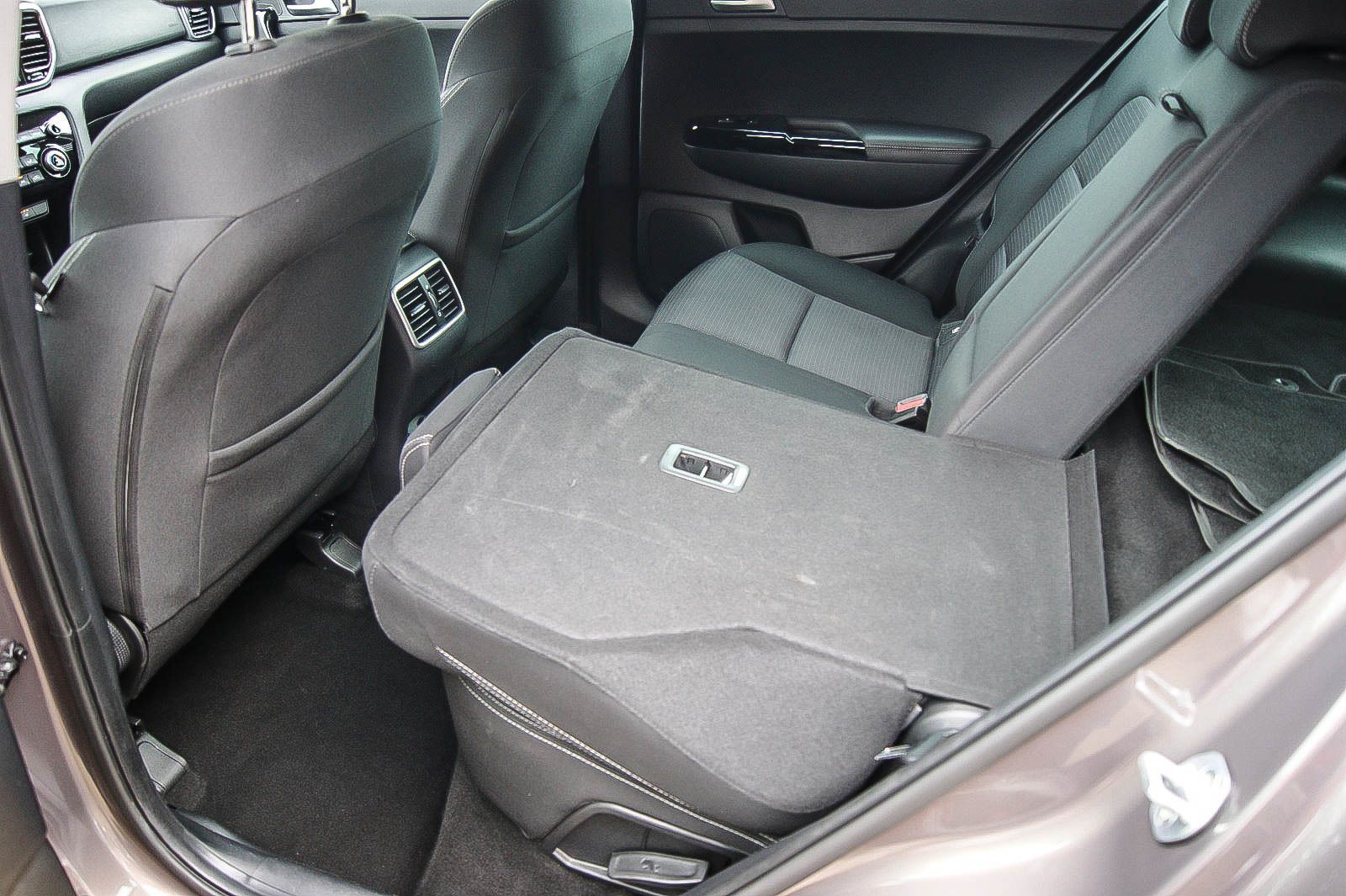 Fahrzeugabbildung Kia Sportage 1.6 GDI Dream Team 2WD NAVI KAMERA 4SHZ