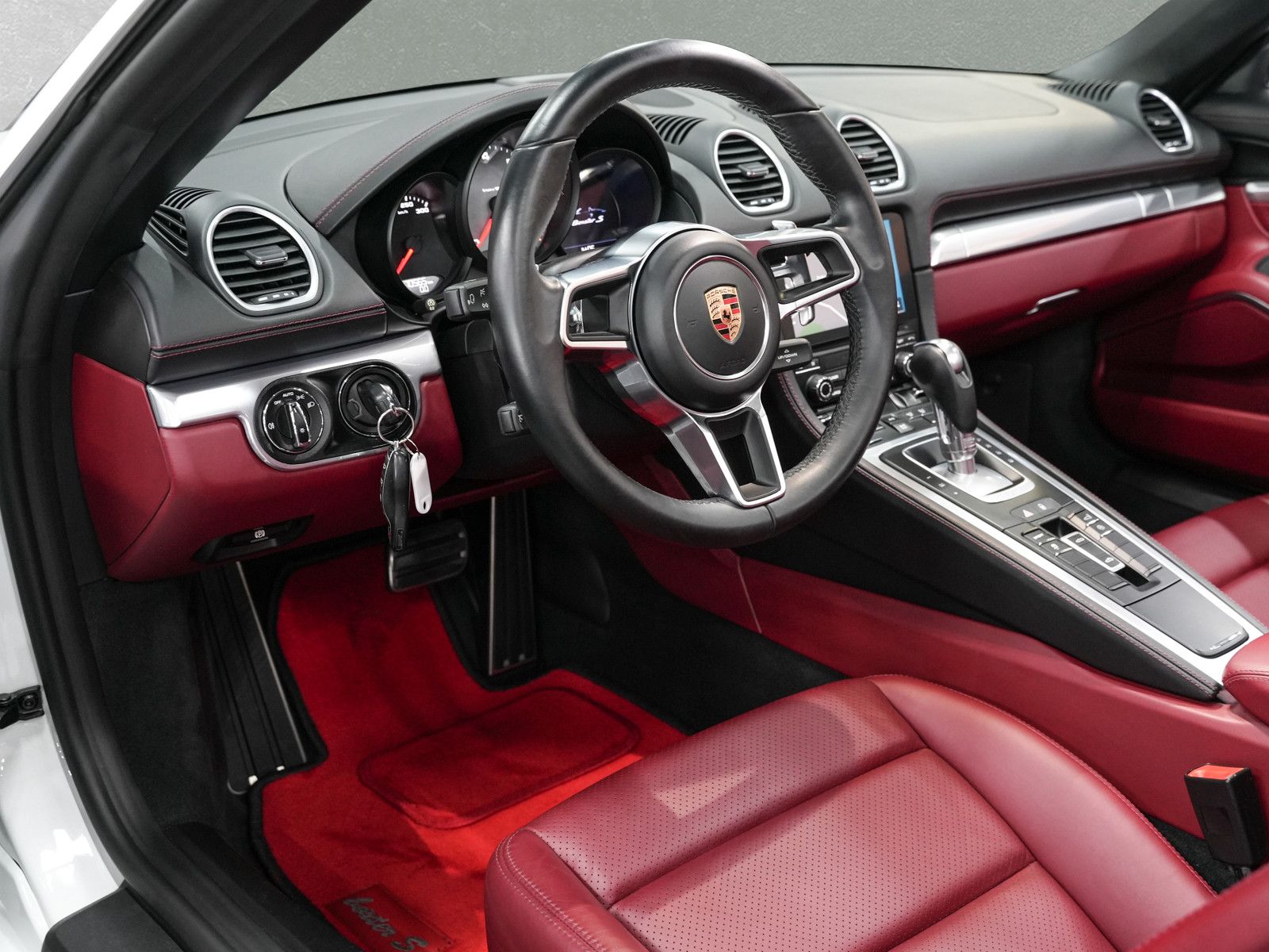 Fahrzeugabbildung Porsche Boxster S 718 PDK - Traumhafte Farbkombination