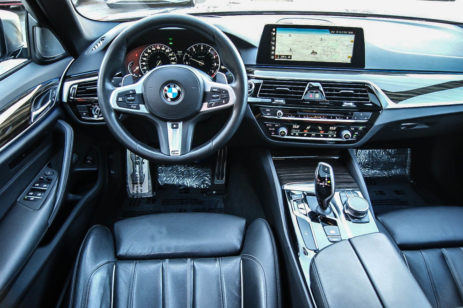 Fahrzeugabbildung BMW M550 xDrive V8 340kW/462PS HEADUP HARMAN&KARDON