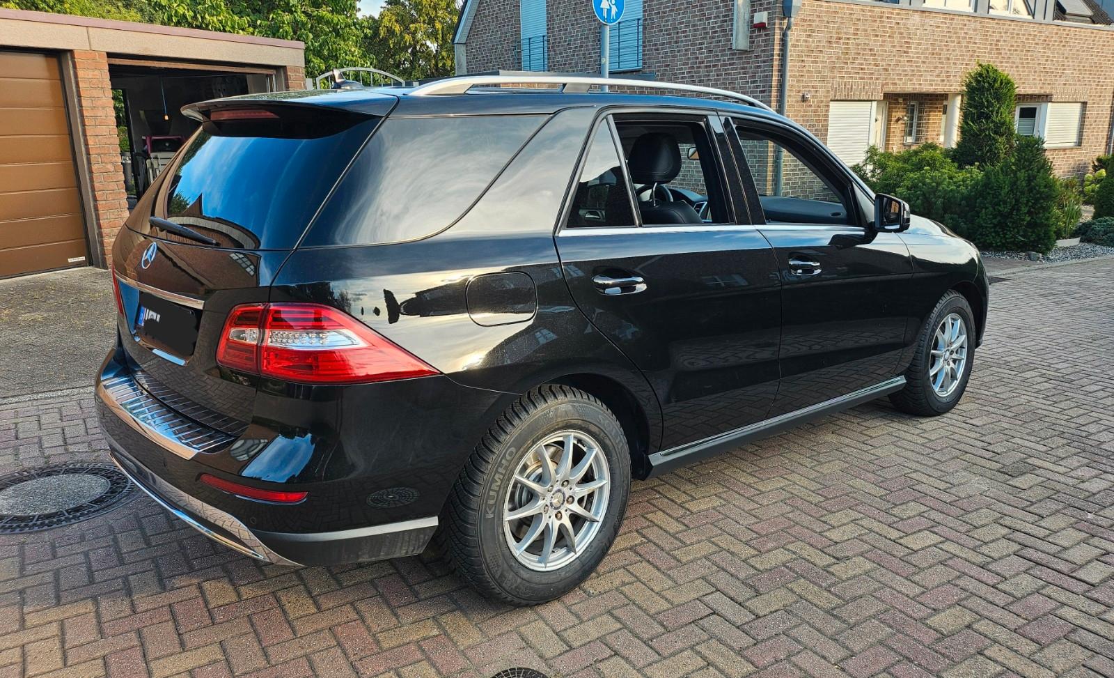 Mercedes-Benz ML 350 BlueTEC 4MATIC AMG Line 2 HAND