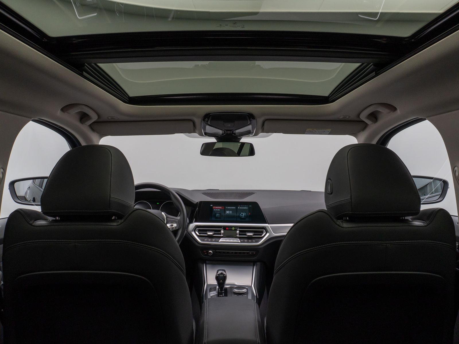 Fahrzeugabbildung BMW 330i Panorama Komfort Leder Sportsitz Stop&Go