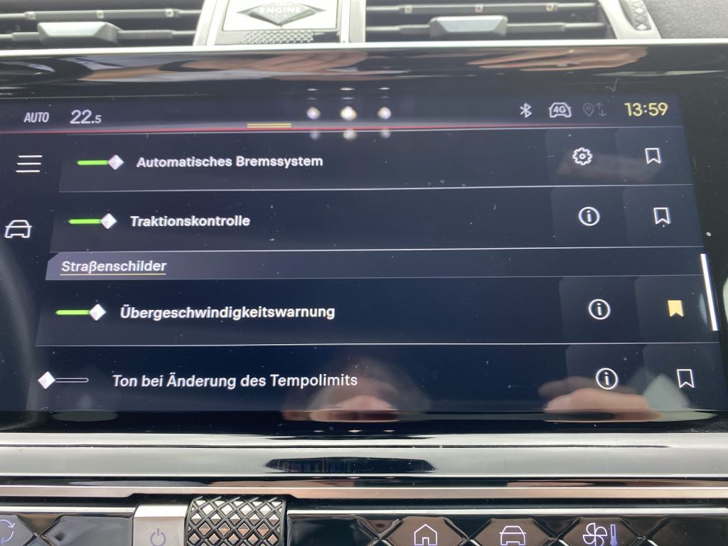 Fahrzeugabbildung DS Automobiles DS7 BlueHDI 130 Aut. PERFORMANCE LINE + *AZV*