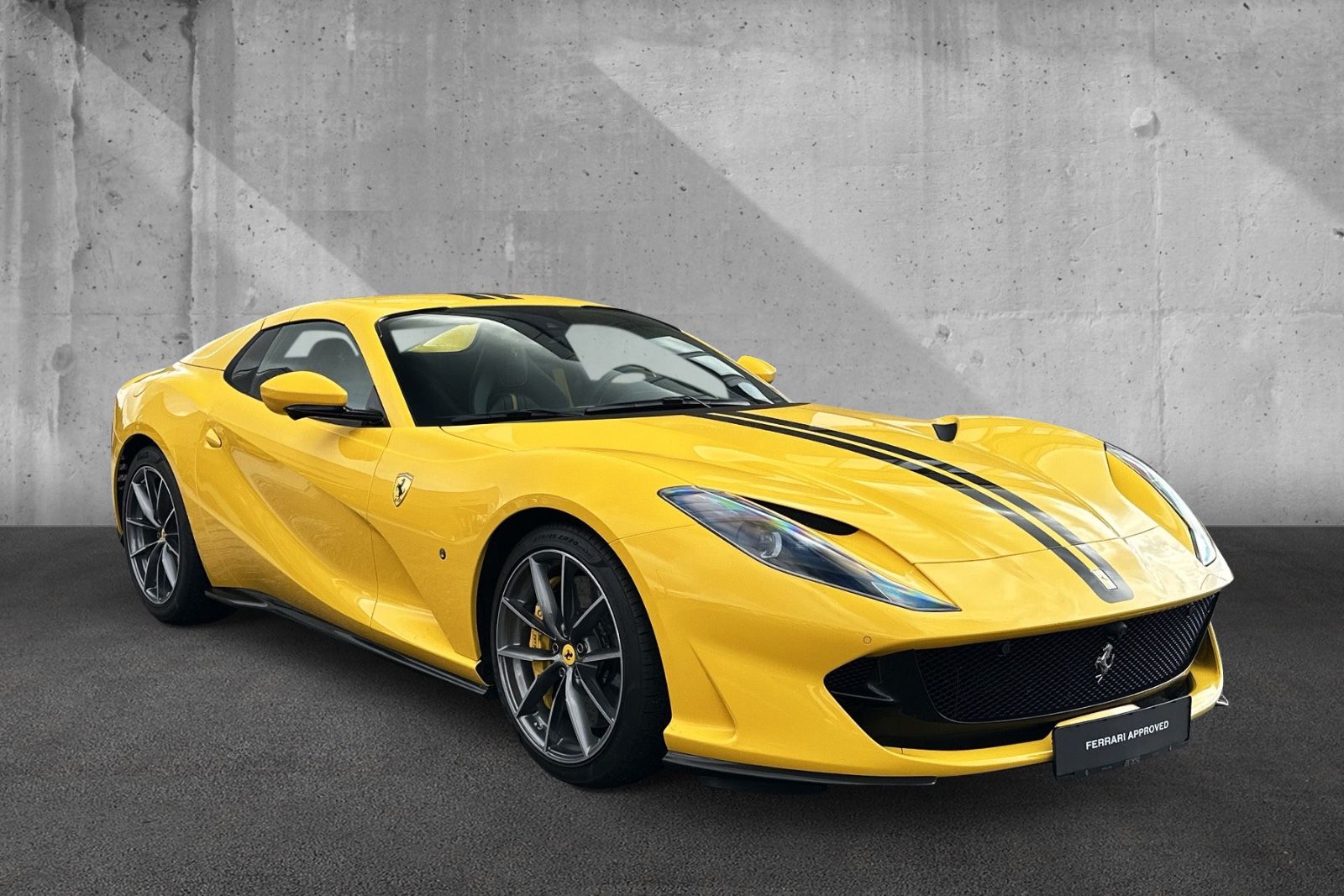 Fahrzeugabbildung Ferrari 812 GTS*Full Carbon*Lift*Painted Stripes*JBL