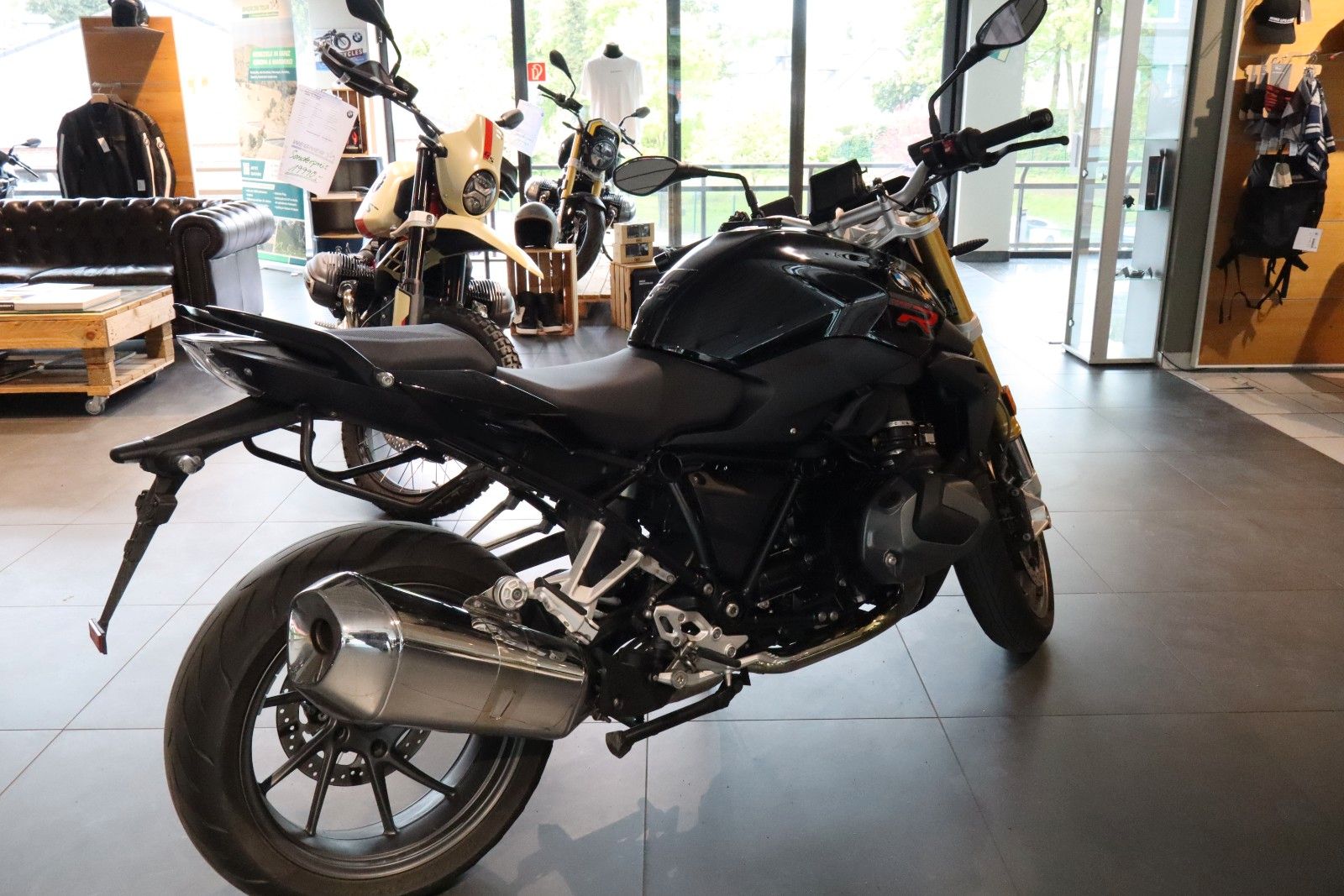 Fahrzeugabbildung BMW R1250R