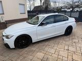 BMW 328 i+M Paket+Leder+Navi+HuD+20"+SSD+H&K+360°+ - BMW 328: Limousine, 328i