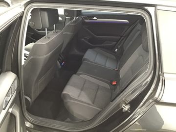 Volkswagen Passat - 12