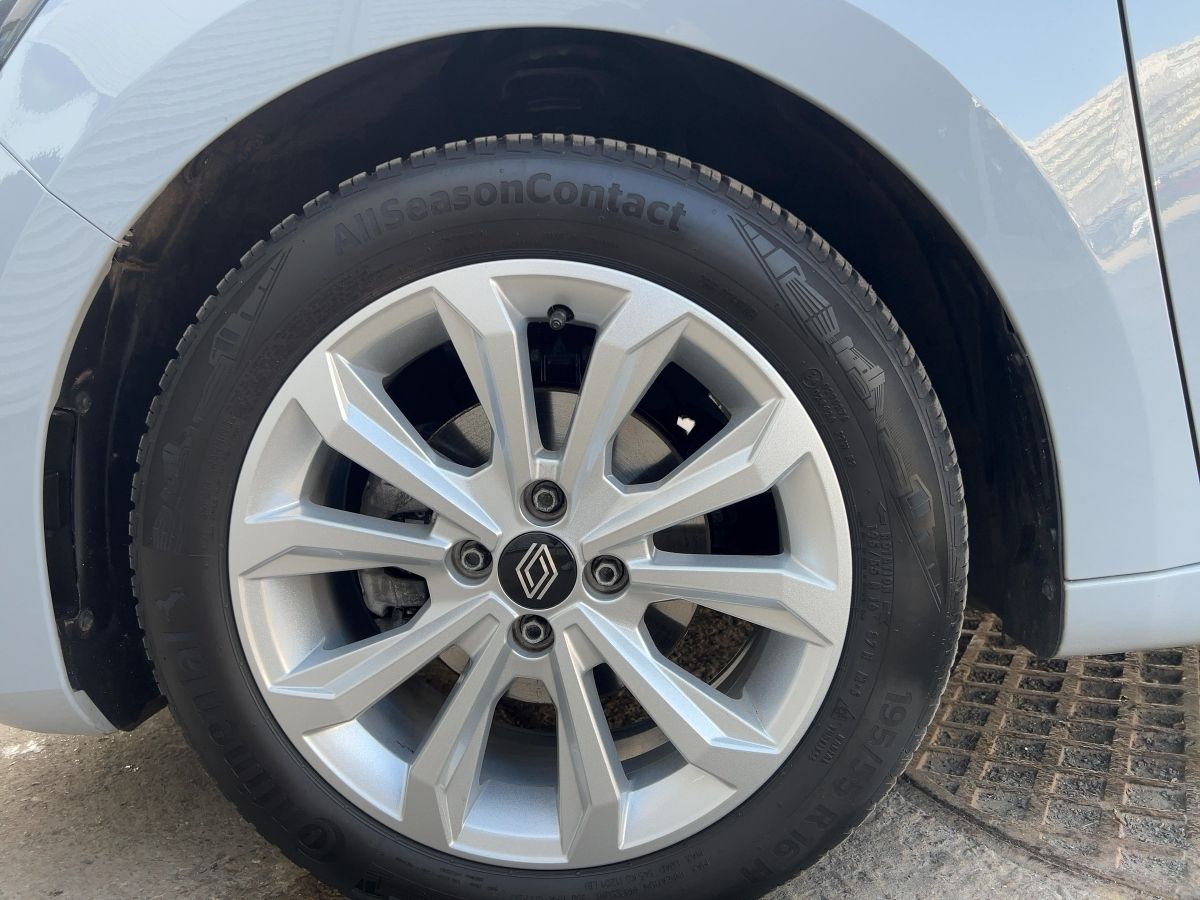 Renault Clio - Bild 17