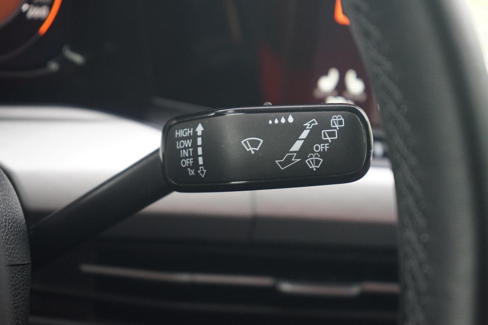 Volkswagen Golf VIII Variant 1.5 eTSI DSG LED Navi ACC PDC, миниатюра 19