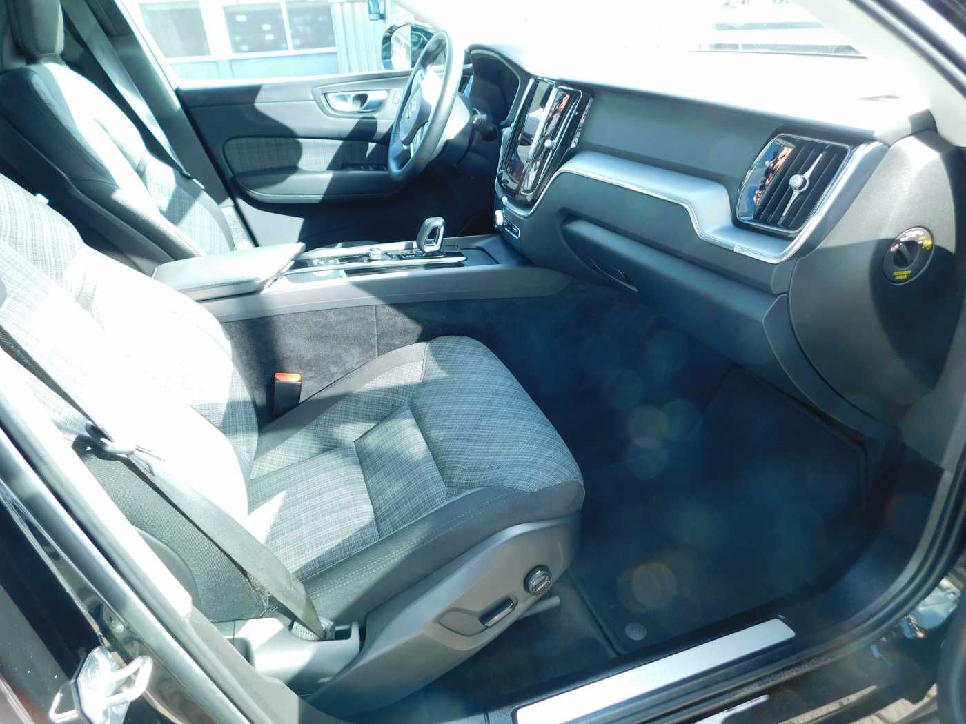 Fahrzeugabbildung Volvo XC60 T6 AWD Recharge Core