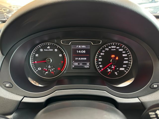 Audi Q3 1.4 TFSI *KEYLESS*XENON*TEMPO*NAVI*PDC*19%*