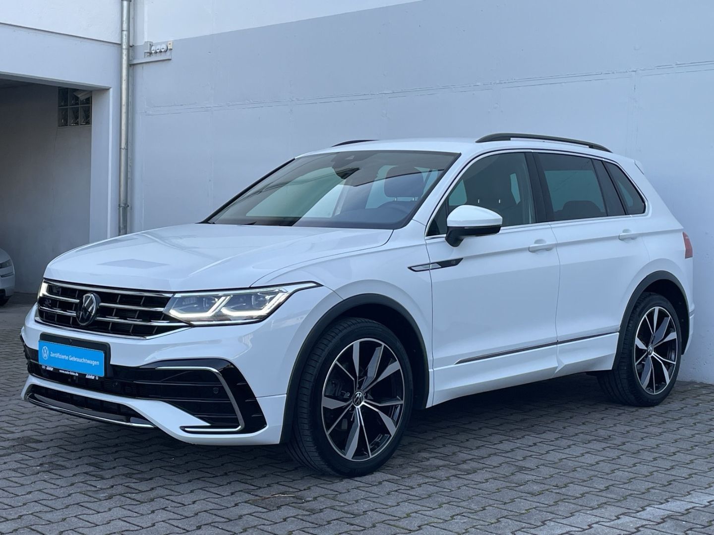 Tiguan 2.0 TDI DSG R-Line AHK/Matrix/360°Kamera/