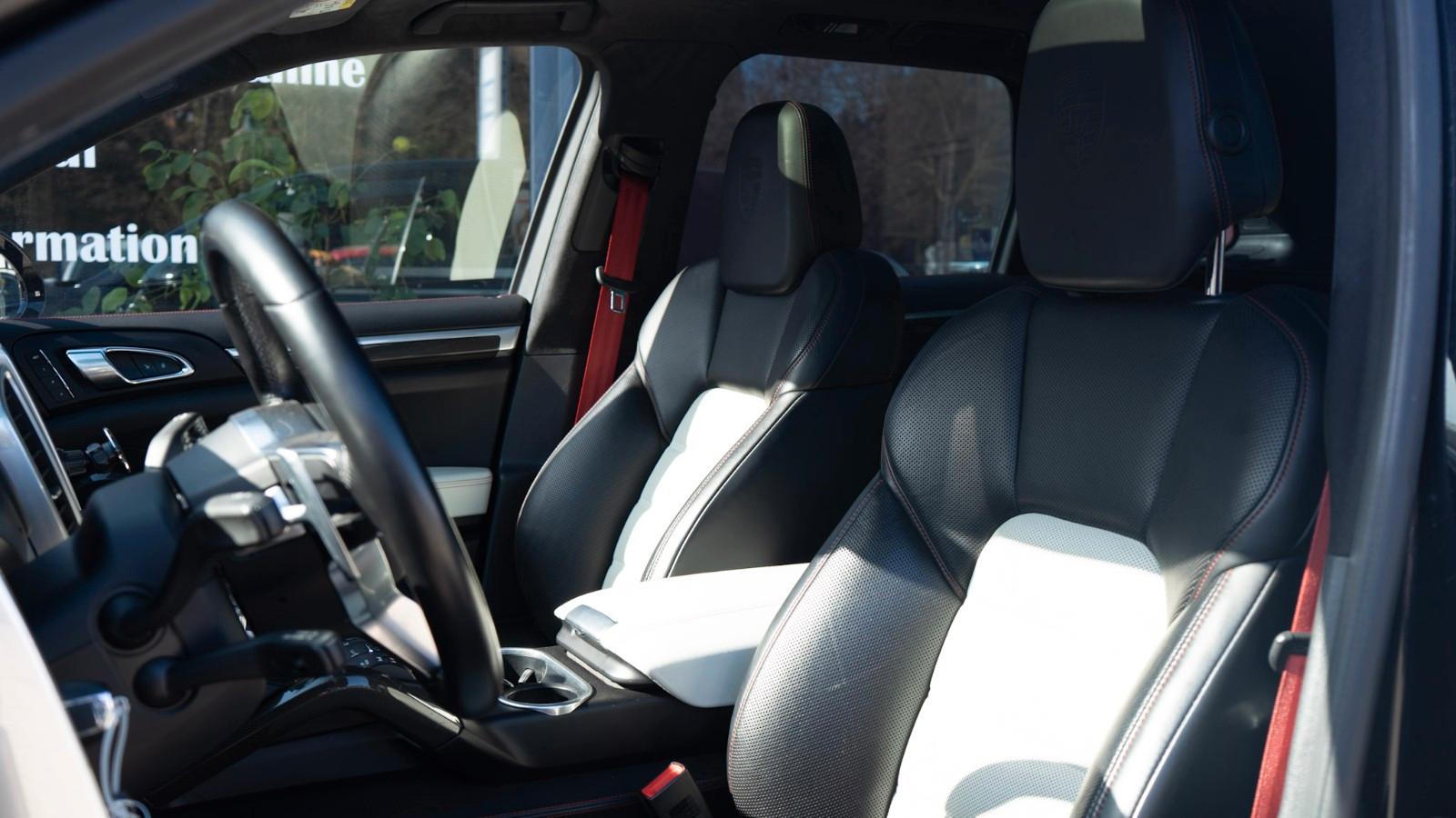 Porsche Cayenne Turbo S 21" Panorama PCCB