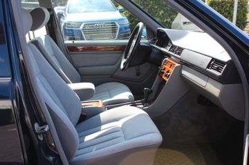 Mercedes E 200 - 9
