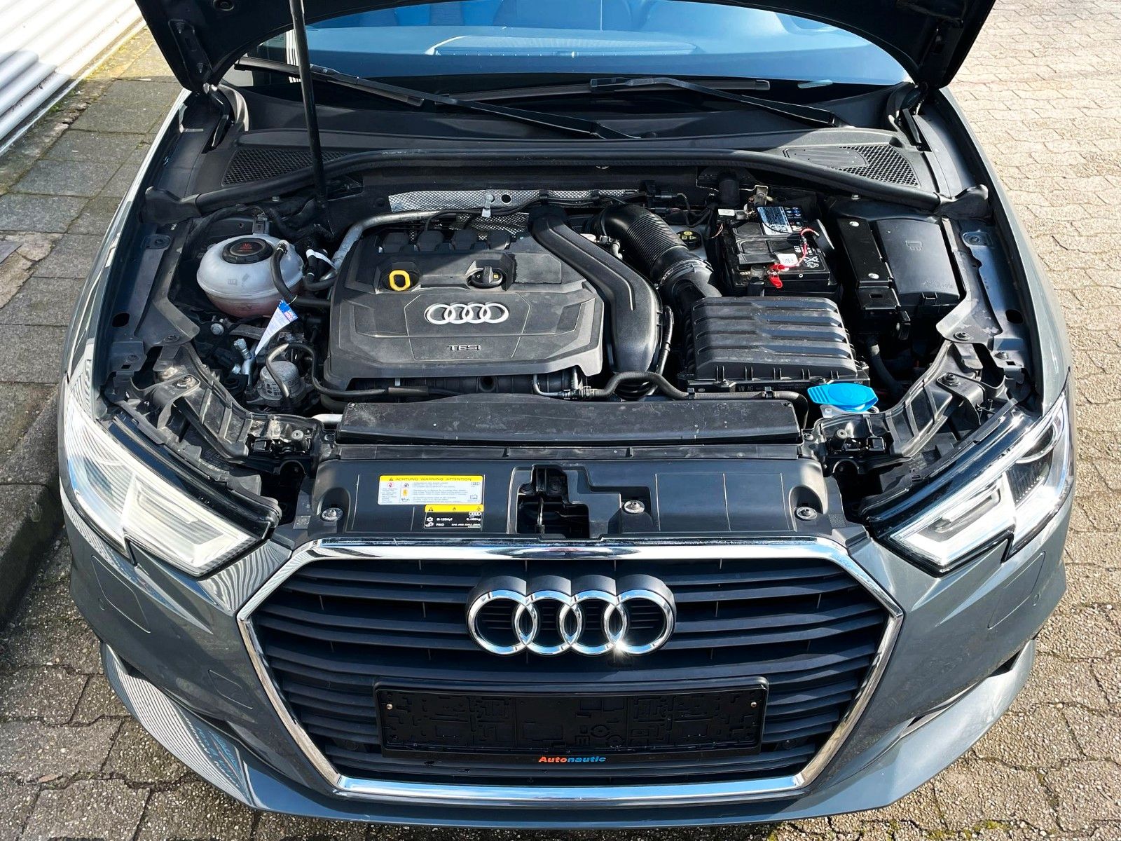 Fahrzeugabbildung Audi A3 SPORTBACK 150 PS SPORT NAVI BI-XENON DSP 18''