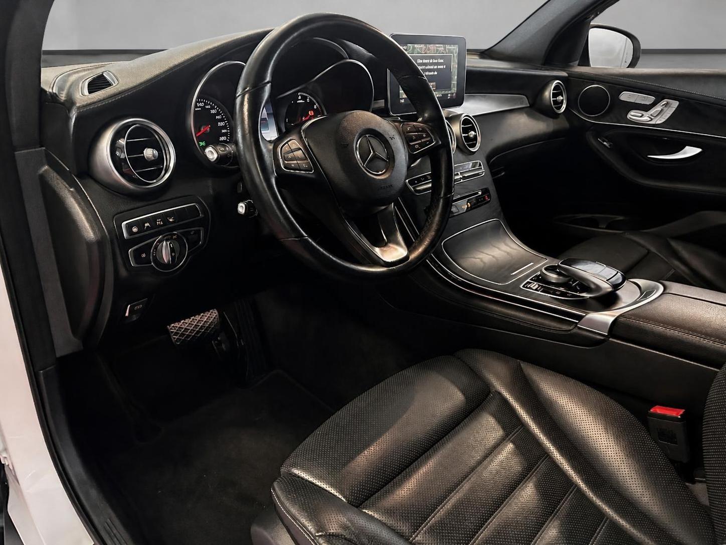 Mercedes-Benz GLC 300 Coupe  4Matic AMG Line  *1.Hd +TMP + LED