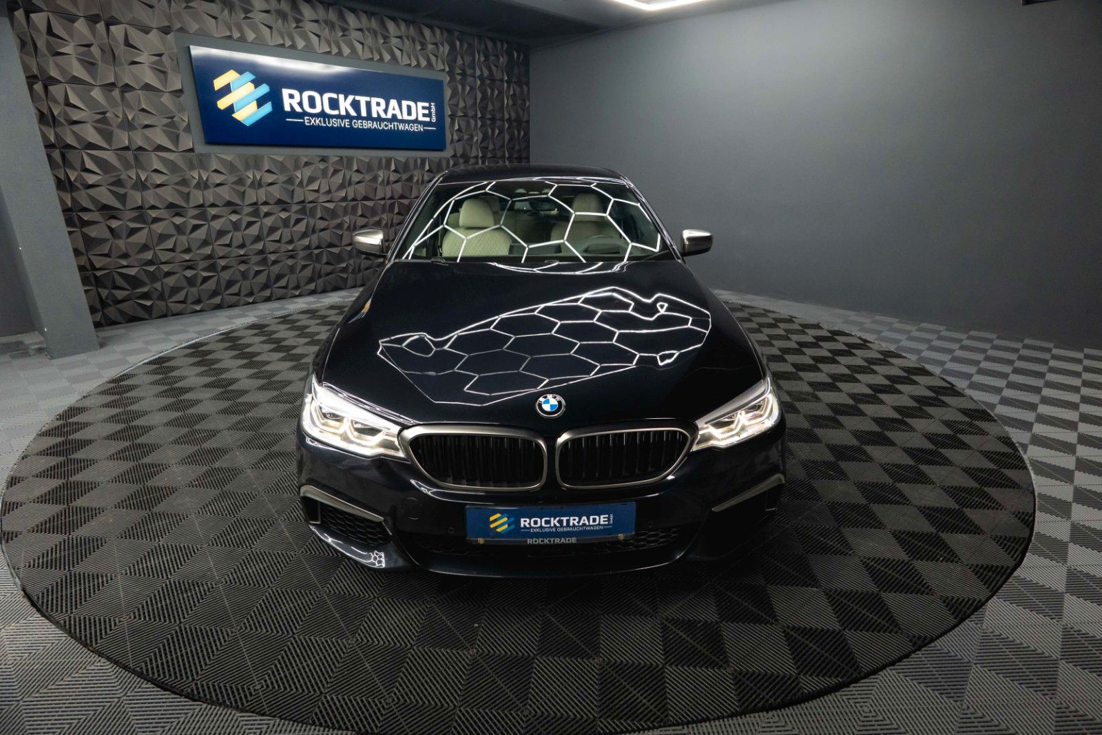 Fahrzeugabbildung BMW M550i xDrive Shadow Line | ACC | Massage | LED