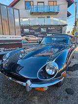 Jaguar E-Type Roadster Fully Restored - blaue Jaguar E-Type