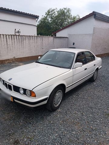 BMW E34 520i