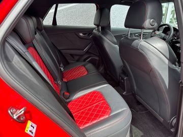 Fahrzeugabbildung Audi SQ2 2.0 TFSI quattro ACC Pano 19" Raute