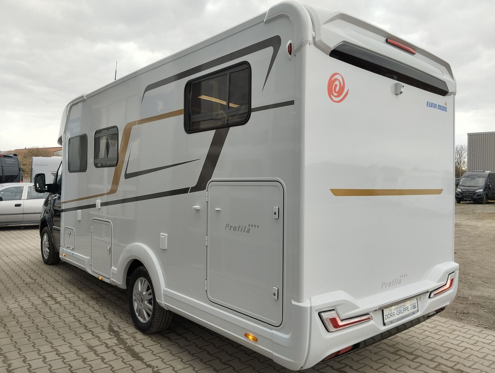 Fahrzeugabbildung Eura Mobil Profila T PT726EB Mondial Plus Paket, Zusatzbett
