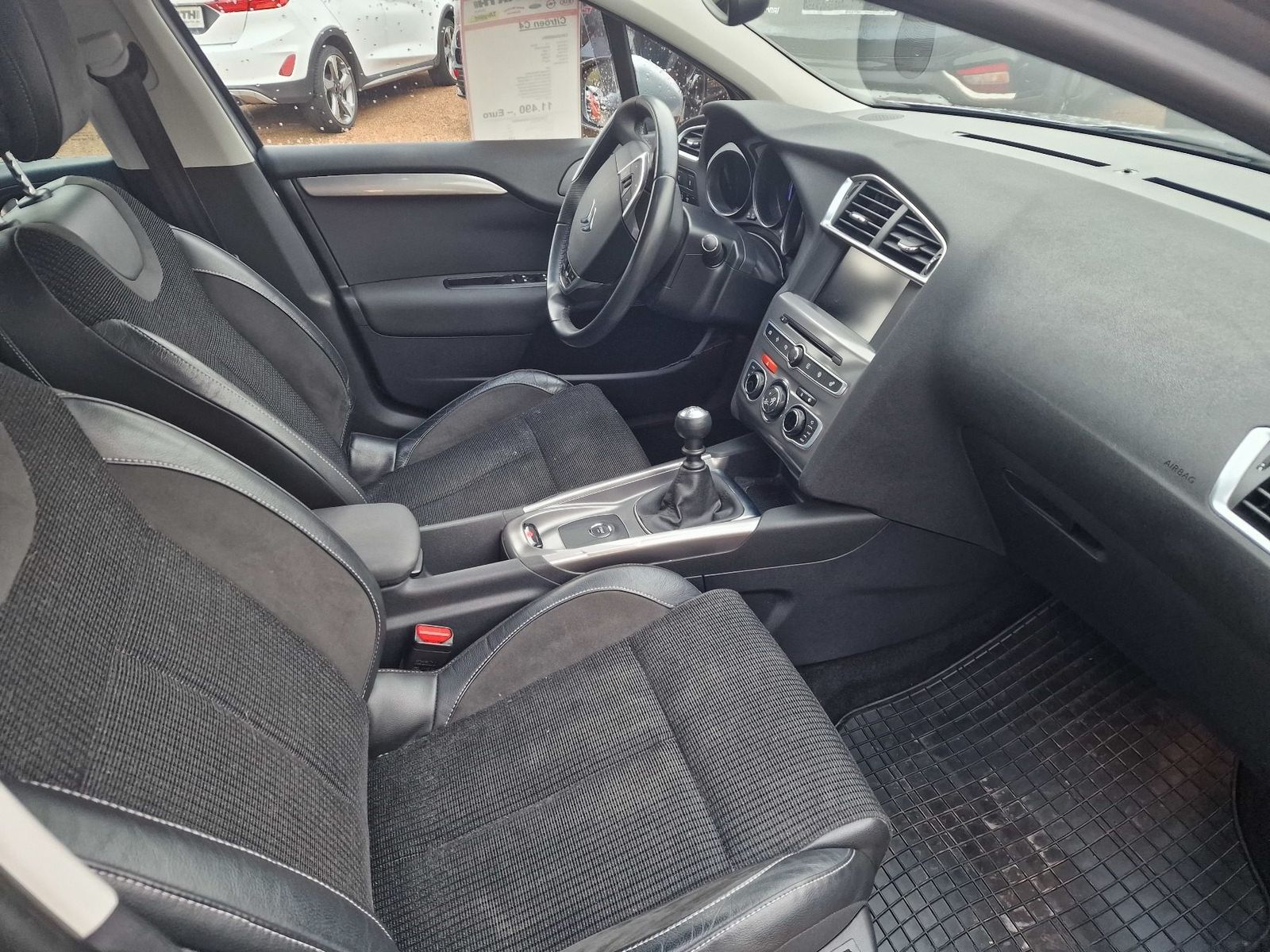 Fahrzeugabbildung Citroën C4 Lim. Shine, Navi,Sitzheiz.,PDC
