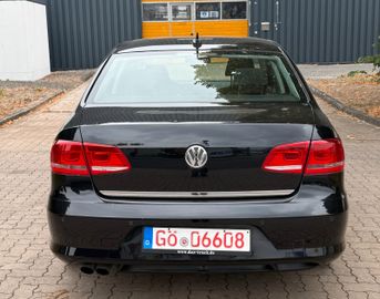 Volkswagen Passat - 6