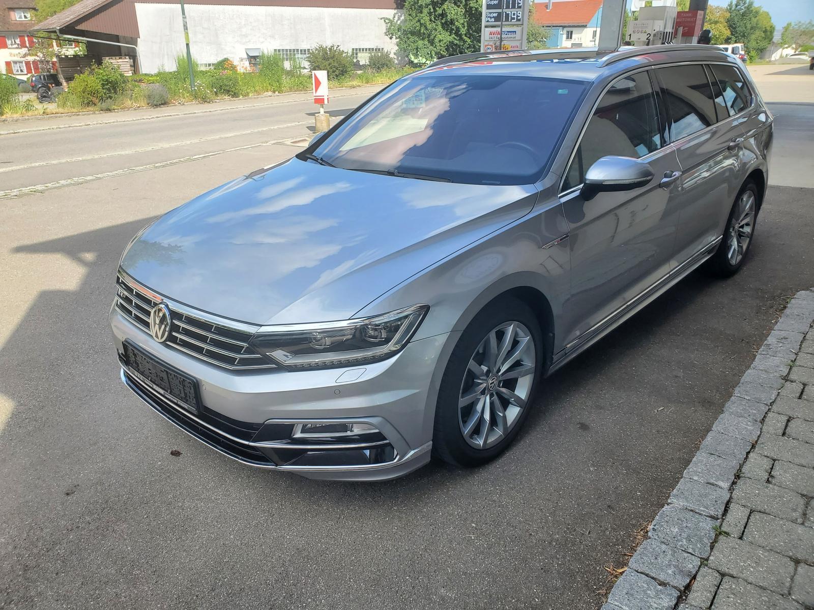 Volkswagen Passat Variant 2.0 TSI HL R-Line DSG Allrad AHK