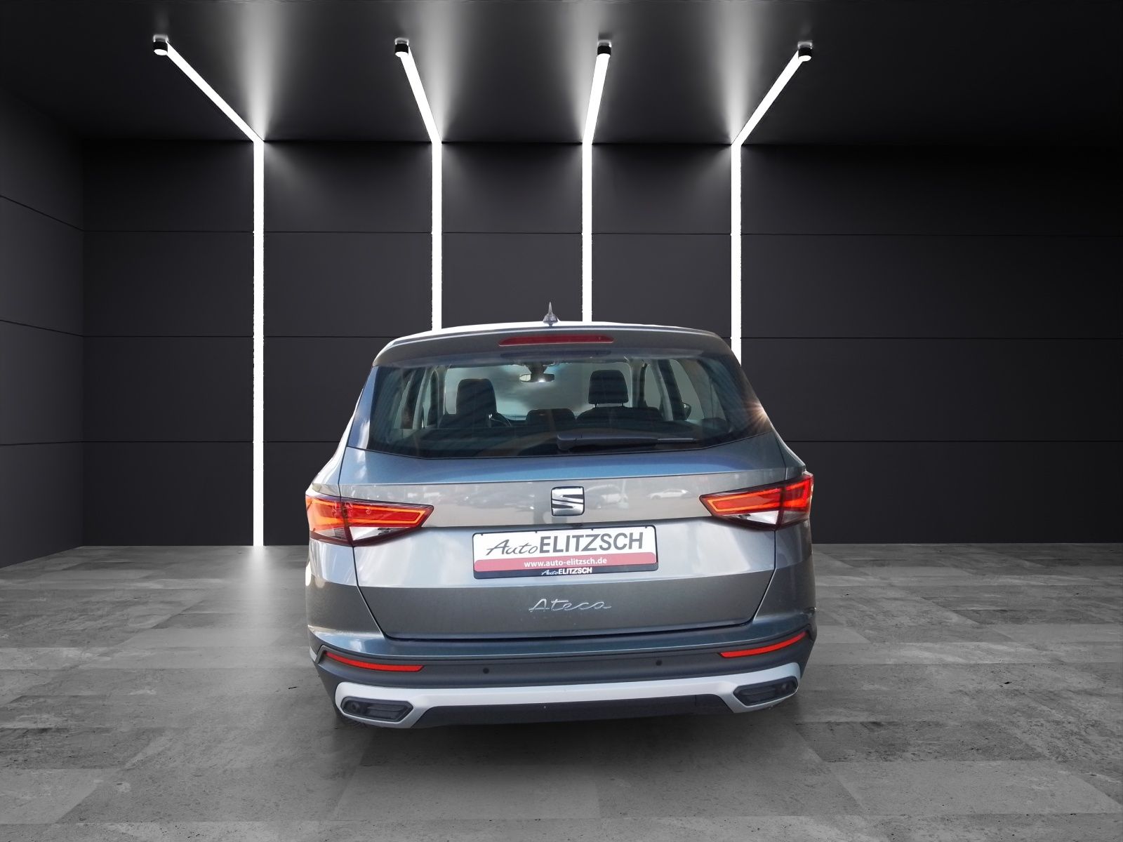 Fahrzeugabbildung SEAT Ateca TSI Style LED Navi ACC RFK SH App LM