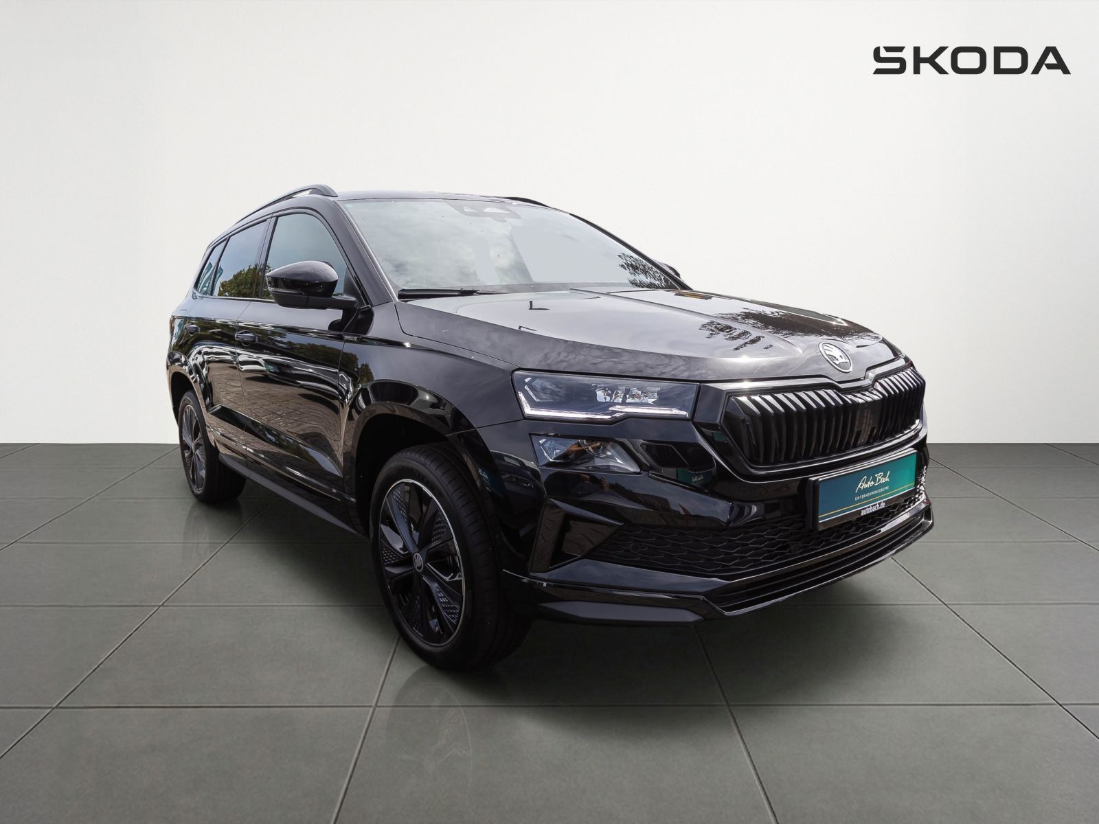 Skoda Karoq Sportline 1.5TSI ACC NAVI LED AHK Panorama imagem 3