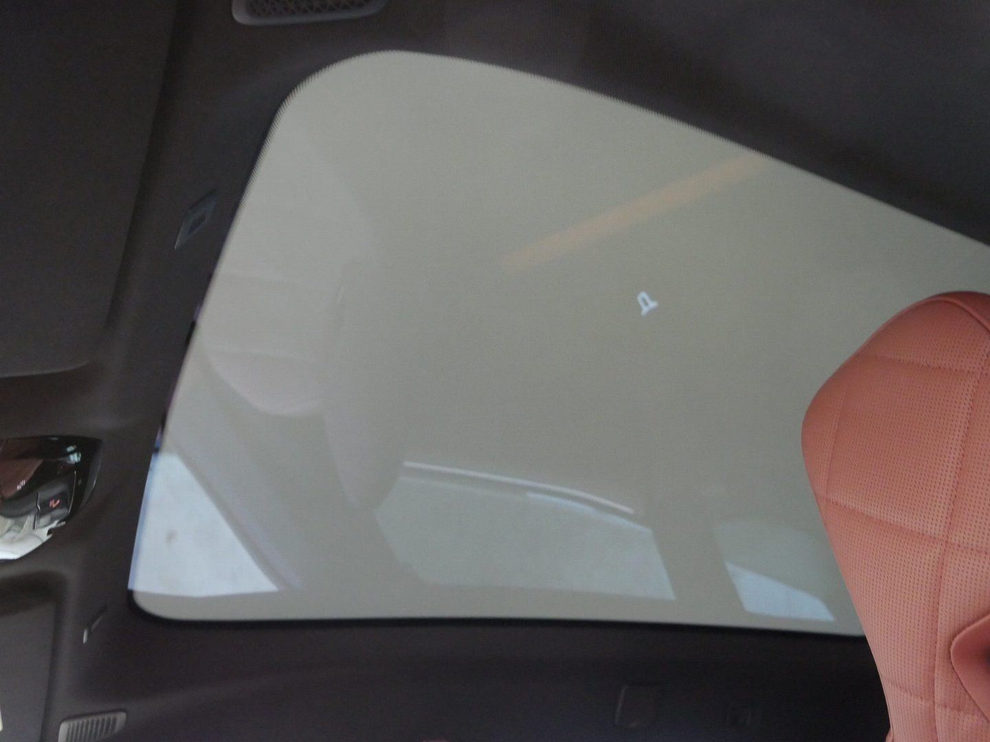 Fahrzeugabbildung BMW iX xDrive60 Sitzbelüftung vorn, Glasdach Sky Lou