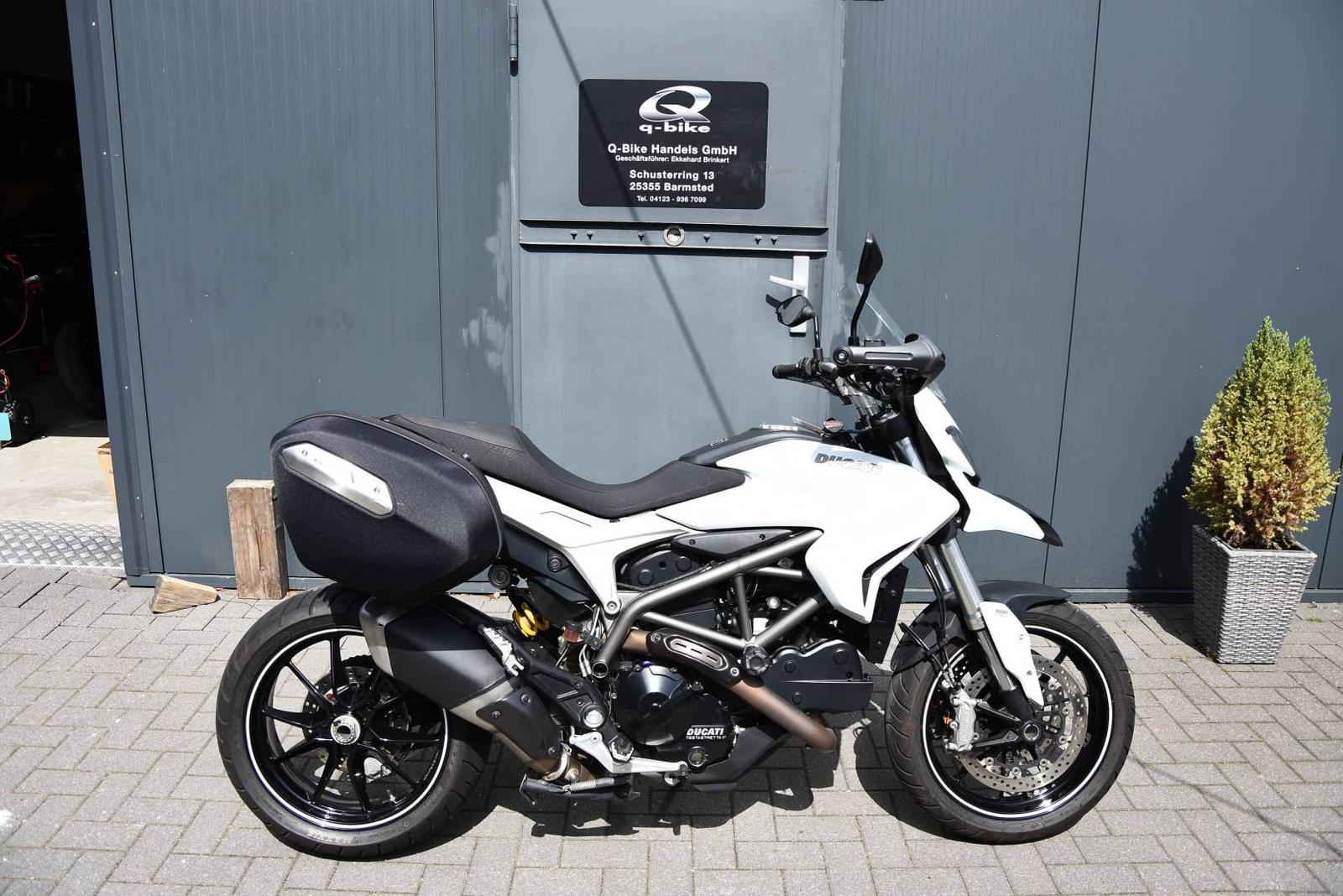 Ducati Hyperstrada 821