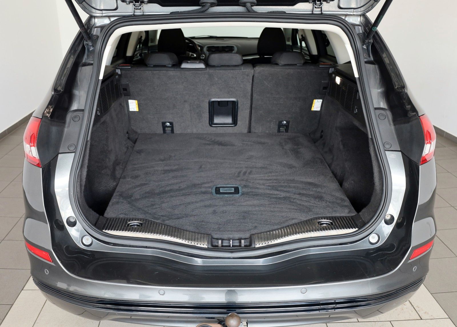 Fahrzeugabbildung Ford Mondeo Turnier Titanium Navi,SH,PDC,AHK,SR+WR