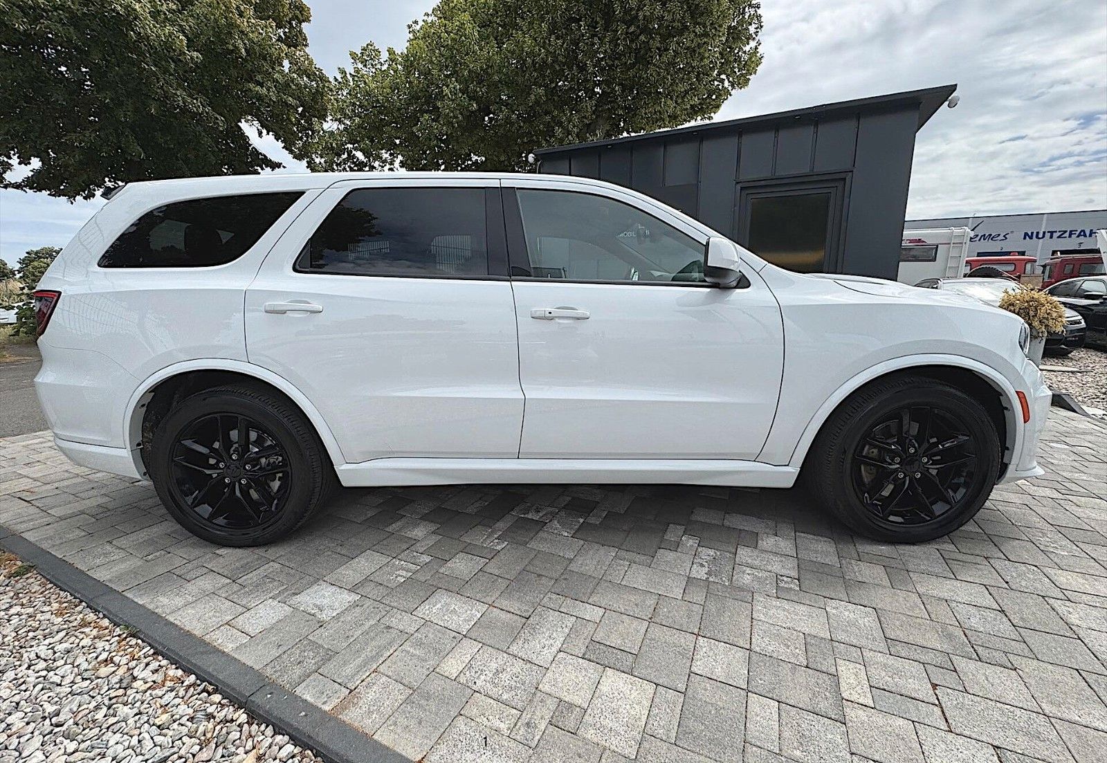 Fahrzeugabbildung Dodge Durango 5.7 V8 SRT 4x4 Night Modell 22 LED - 19%