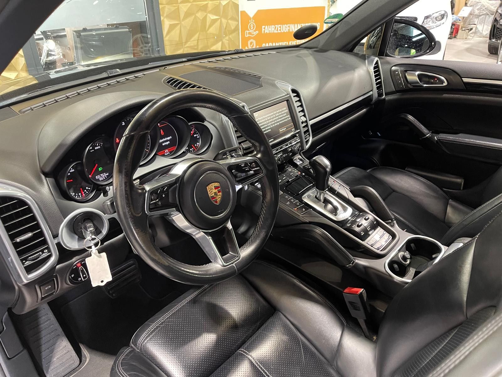 Fahrzeugabbildung Porsche Cayenne Diesel//PANORAMA//LED//21''//BOSE//LUFT