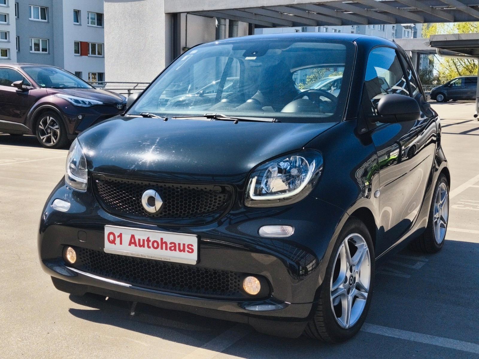 Smart fortwo Panodach/Sitzh./DAB+/CarPlay/LED/Navi