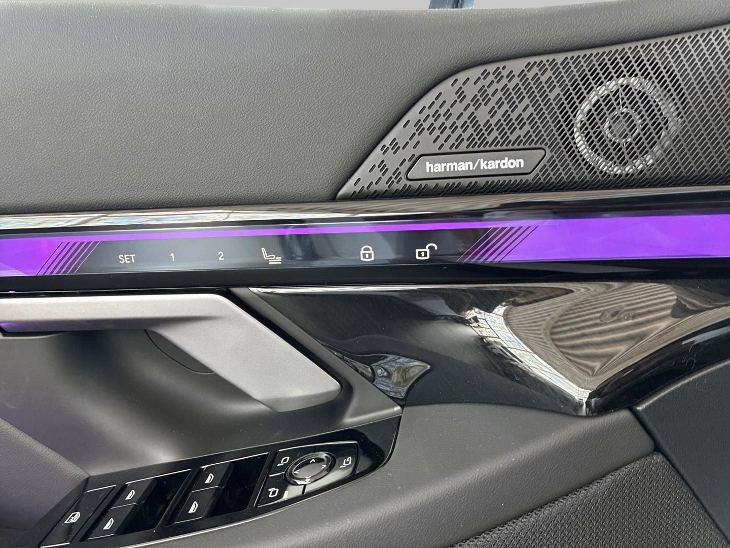 BMW i5 eDrive40 Touring M Sport HUD AHK Pano Navi el foto 18