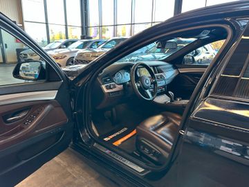 MYAUTOCENTER – Gebraucht- und Jahreswagen mit Werkstattservice in Pfaffenhofen BMW M550 *Vollausstattung*HeadUP*4-ZONEN*AHK*LEDER*