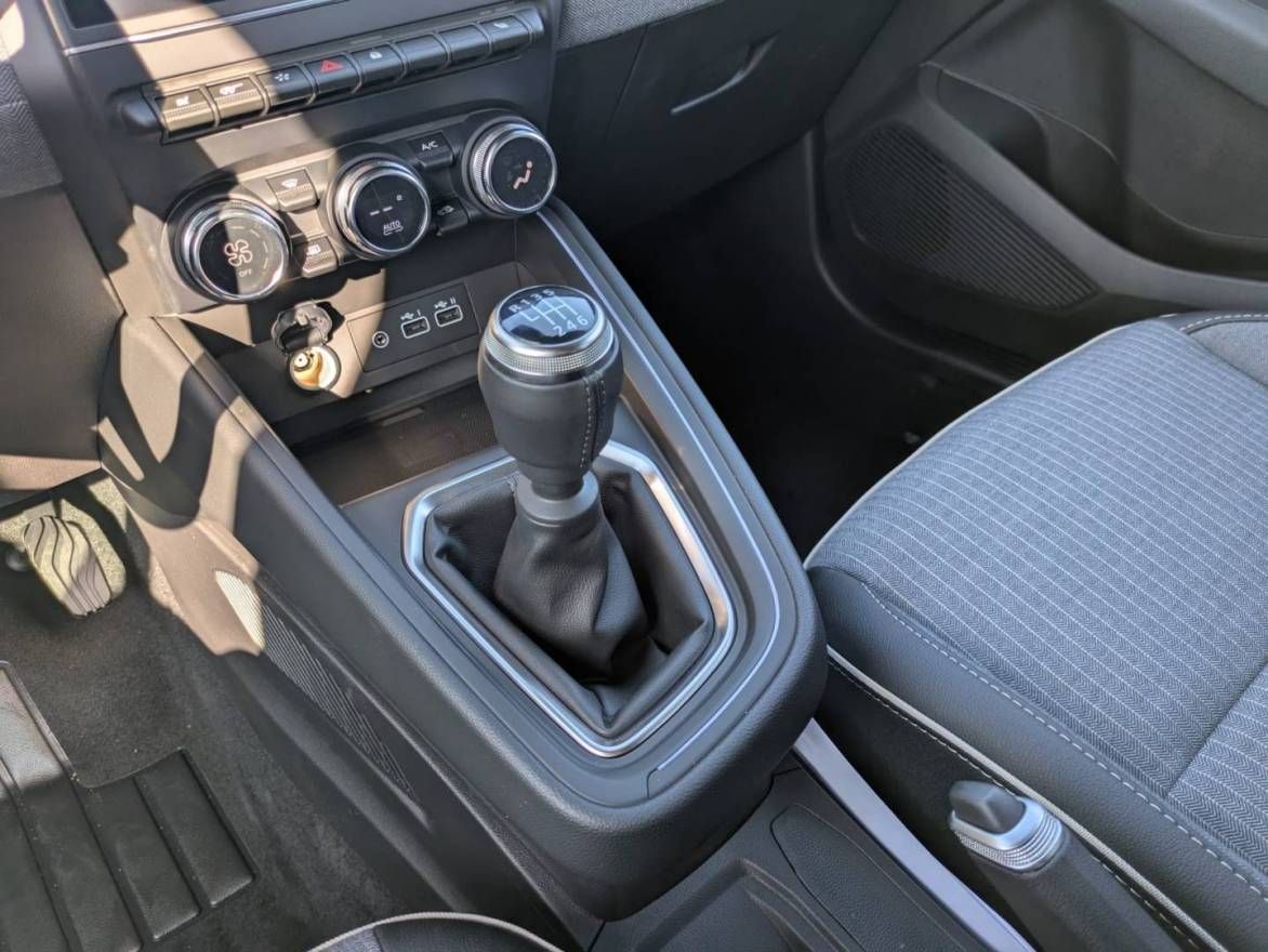 Fahrzeugabbildung Renault CLIO Techno TCe 90