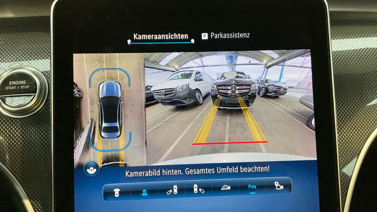 Fahrzeugabbildung Mercedes-Benz C300d Limousine AMG Line Pano ACC Burmester 360°