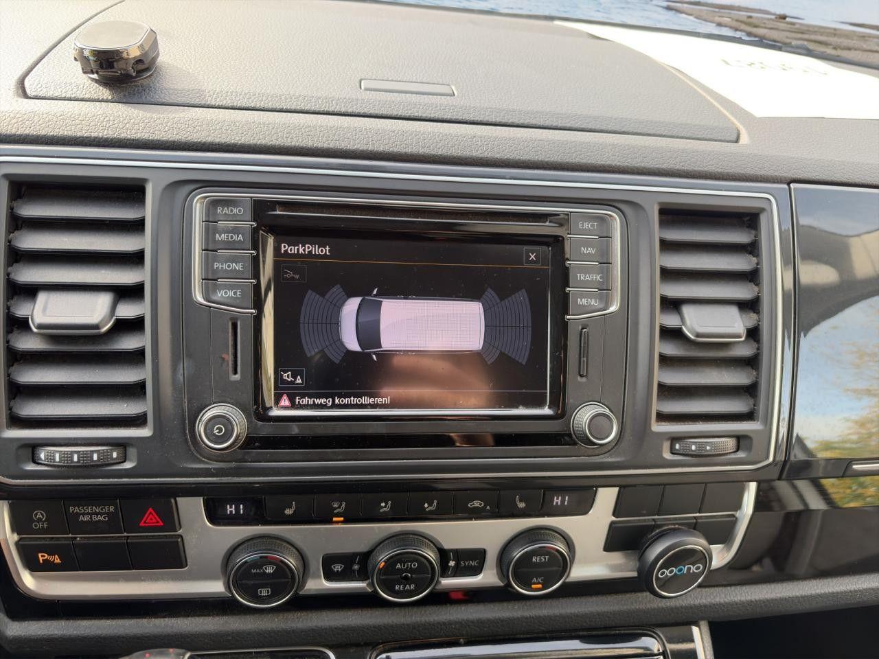 Volkswagen T6 Multivan langer Radstand DSG LED NAVI ACC