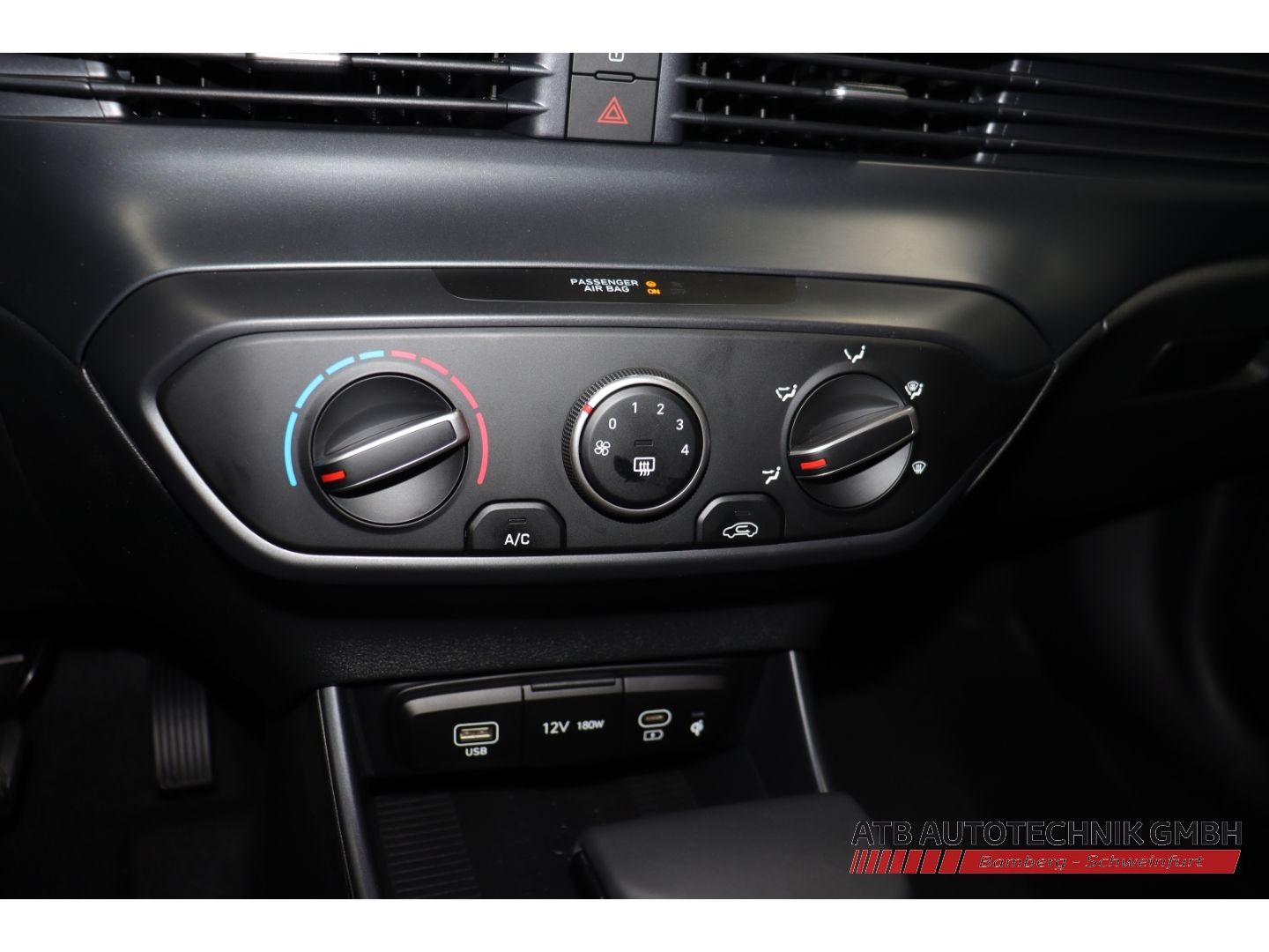Fahrzeugabbildung Hyundai i20 Trend (MY26+ICC) 1.0 T-GDI 90 PS 7-DCT 2WD