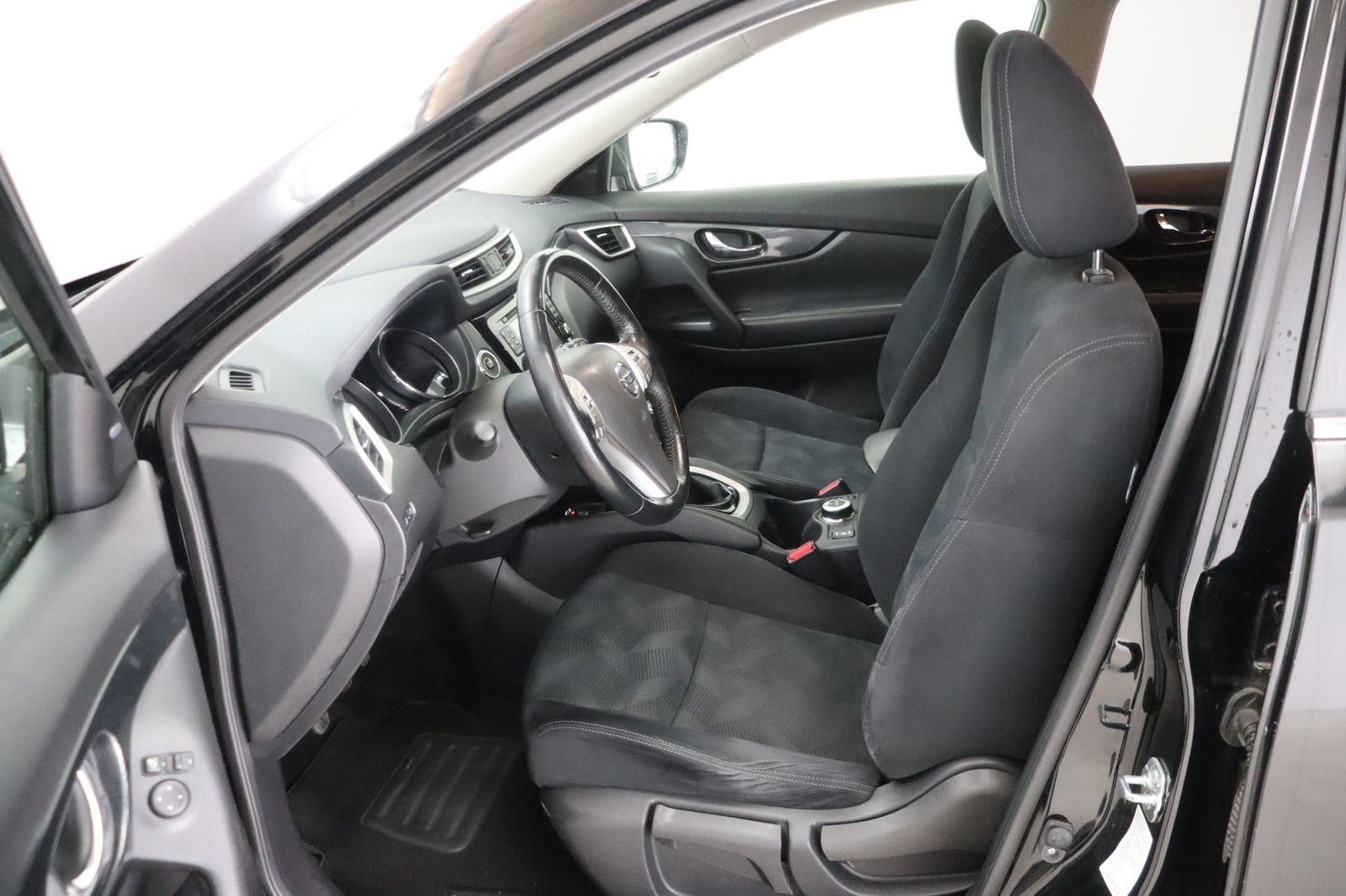 Fahrzeugabbildung Nissan X-Trail 1.6 dCi 360° 4x4 Allrad * HU/AU neu